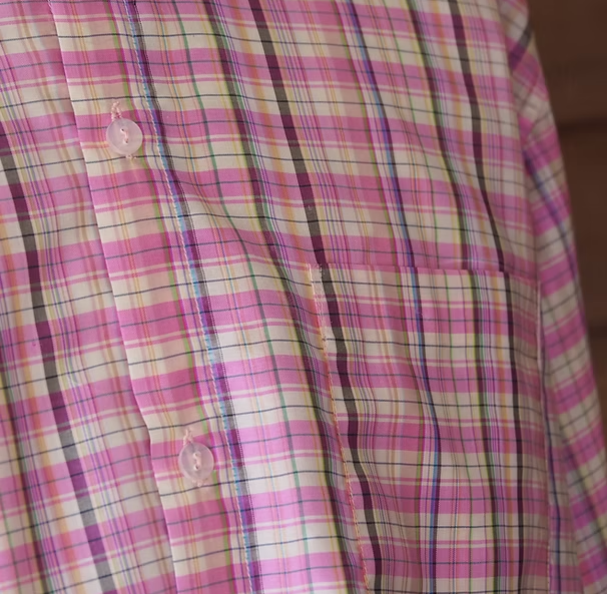 เสื้อเชิ้ตแขนยาว ผ้าไหมลายสก๊อต สีชมพูสลับขาว รหัส DN-CT-SKU100859