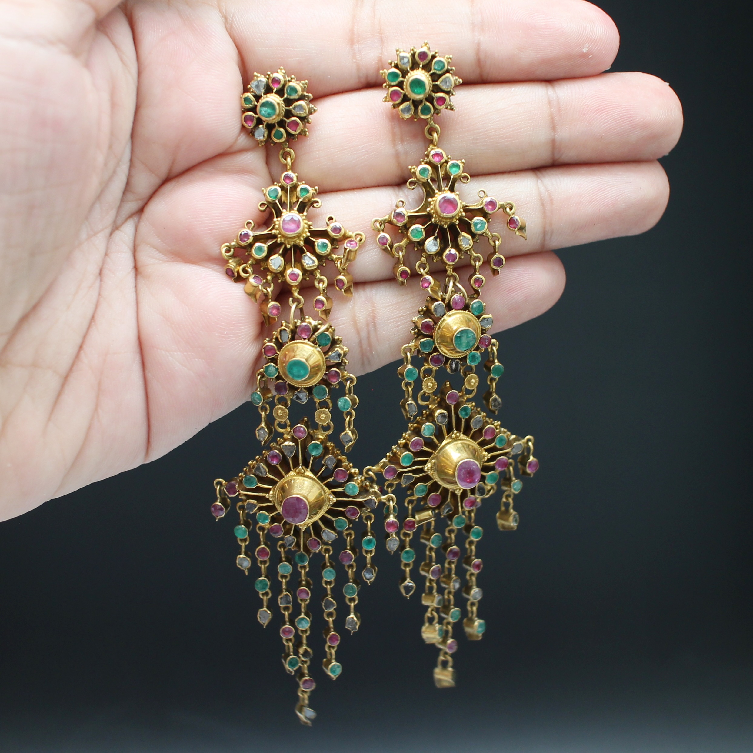 ER25358 ต่างหูระย้าสามสี ทับทิม มรกต เพชรซีก ทองแท้ 90% นน.รวม 39.5 กรัม คู่ใหญ่ งานเก่า สวย