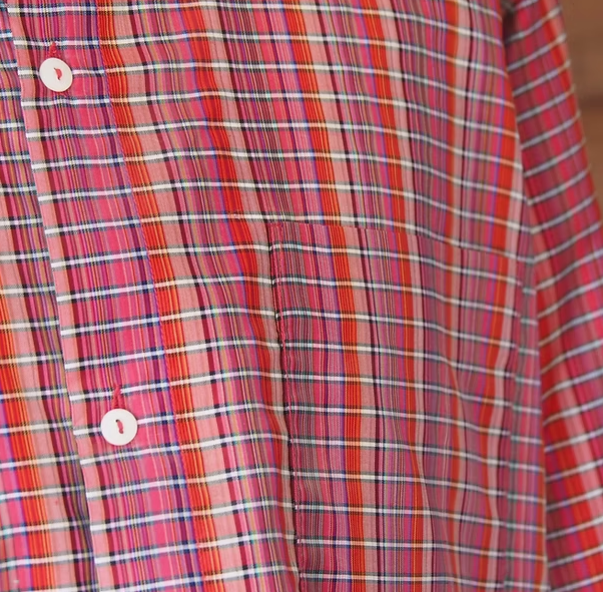 เสื้อเชิ้ตแขนยาว ผ้าไหมลายสก๊อต สีแดงสลับม่วง รหัส DN-CT-SKU100843