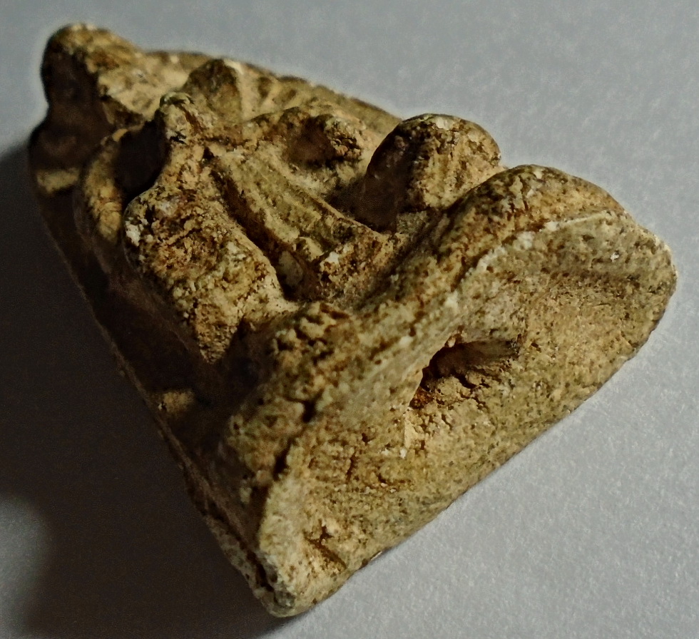 พระผงเก่ารูปเหมือนลพ.โอภาสีหลังฝังพลอย ไม่ทราบที่