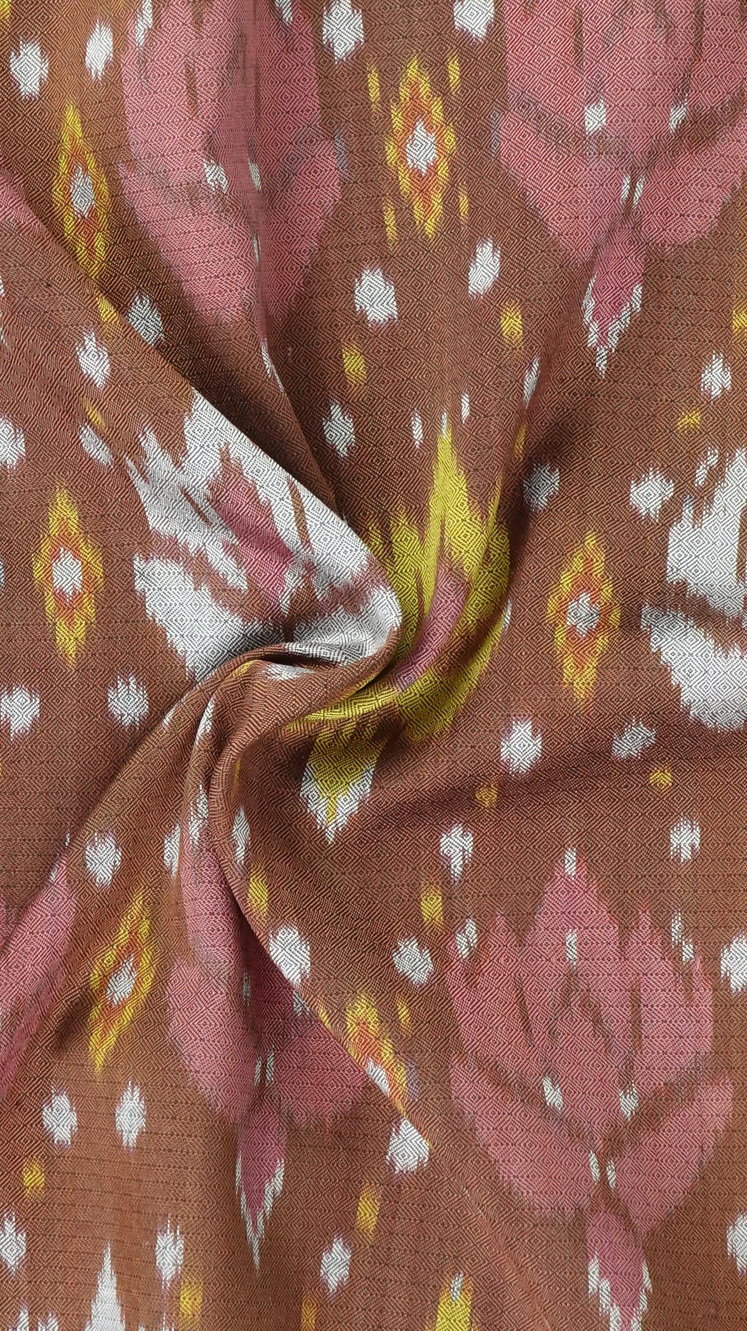 ซิ่น ผ้าไหมมัดหมี่ สีธรรมชาติ 3ตะกอ ทอเหยียบเหาะ มีหน้านาง ชายครุย ขนาด1x2เมตร ลายดอกกันเกรา สีน้ำตาล รหัส M3P-33-0224683