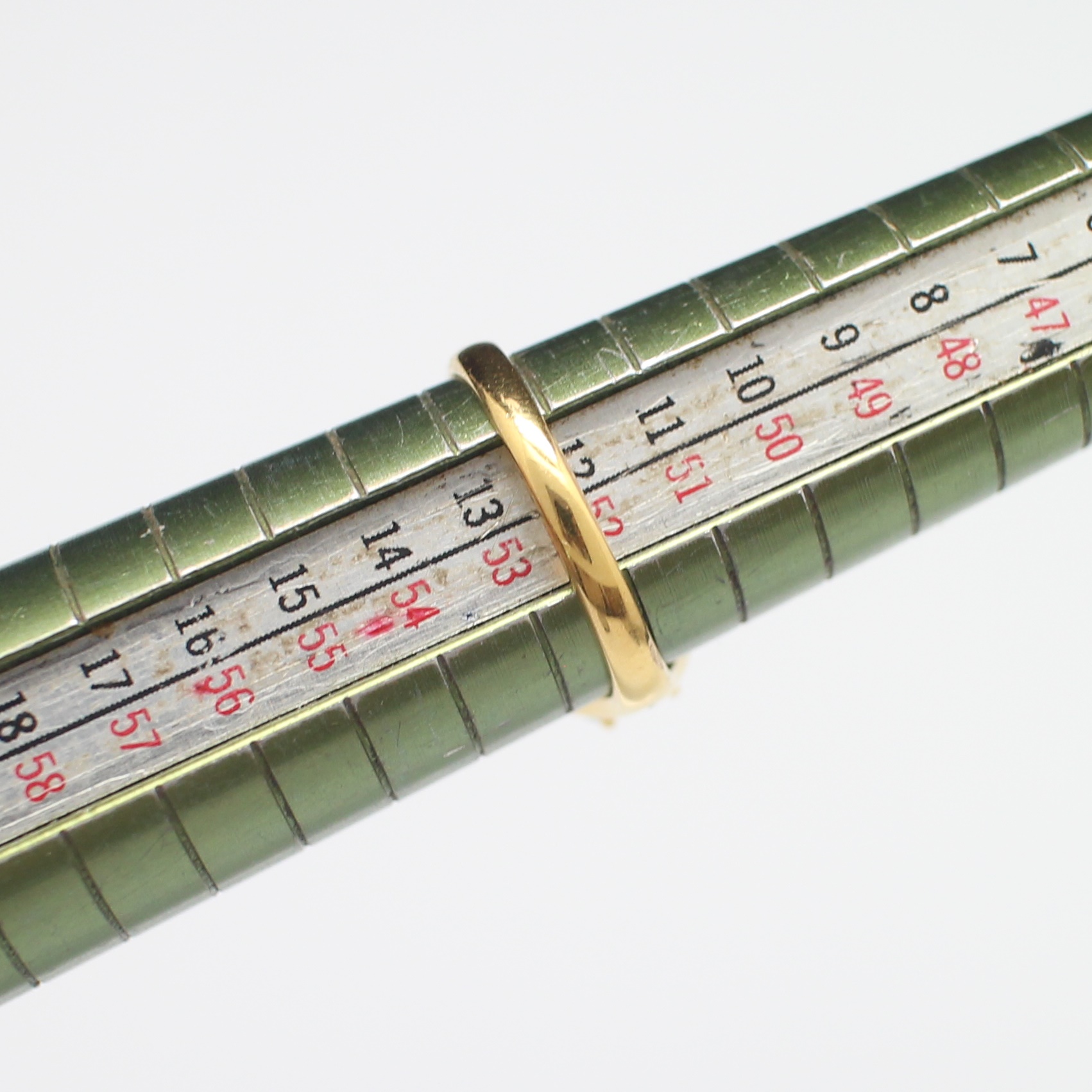 RG250103 แหวนมรกตประดับเพชร เพชร 2 เม็ด 0.05 กะรัต ทองแท้ 90% น้ำหนักรวม 4.2 กรัม Size 52.5