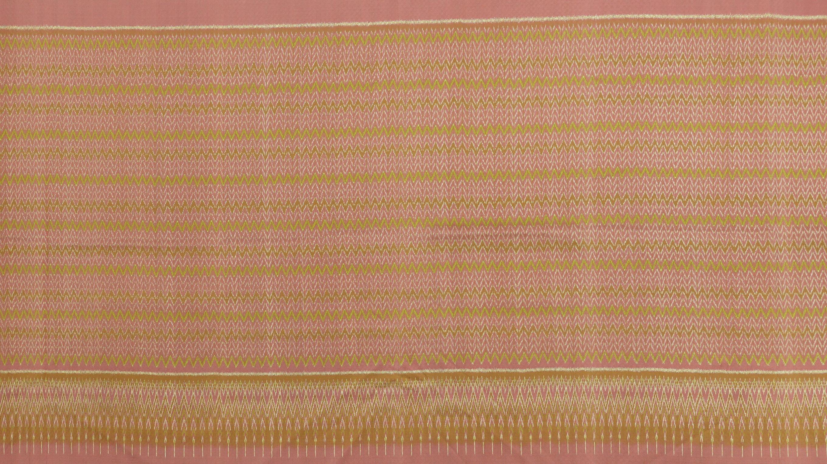 ซิ่น ผ้าไหมมัดหมี่ 6ตะกอ สีธรรมชาติ ลายโฮลเกียรติ สีชมพูนู้ด เลือกขนาด รหัส 4L1-ME-66-033168