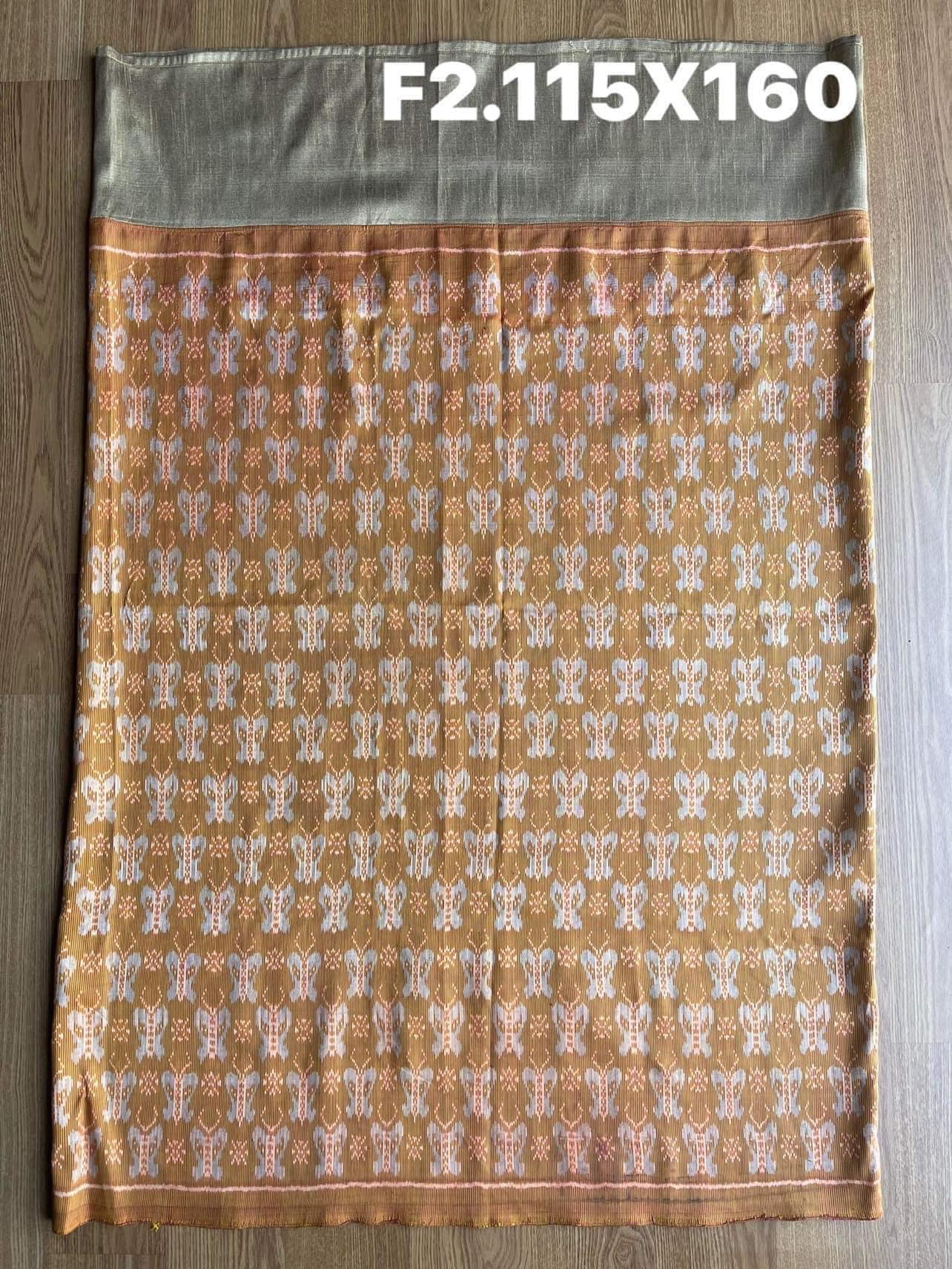 ซิ่น พระตะบอง ไหมบ้านสาวมือ ย้อมสีธรรมชาติ ขนาด 115x160ซม ลายผีเสื้อ พื้นสีเหลืองเงิน รหัส N9-SIL-F2