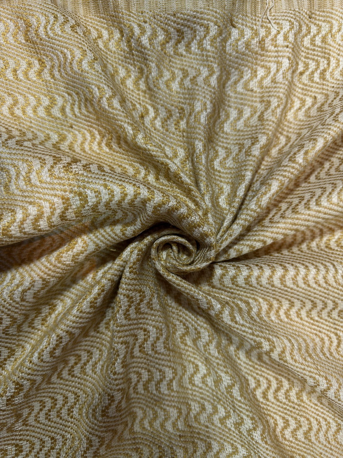 ซิ่นขิดไหม ต่อหัว ต่อเชิง ขนาด1x2เมตร สีเหลืองทองนวล รหัส R4F-155-1246813