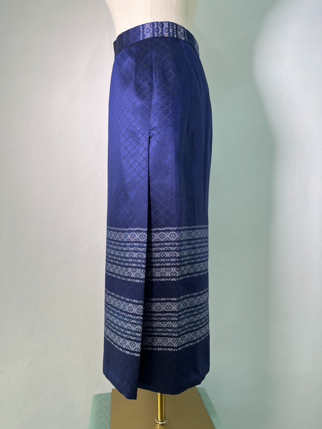 สั่งตัดเย็บ กระโปรงผ้าไหม ผ้าถุงสำเร็จ ผ้าถุงป้าย (ไม่รวมผ้า) รหัส CUT-ST007