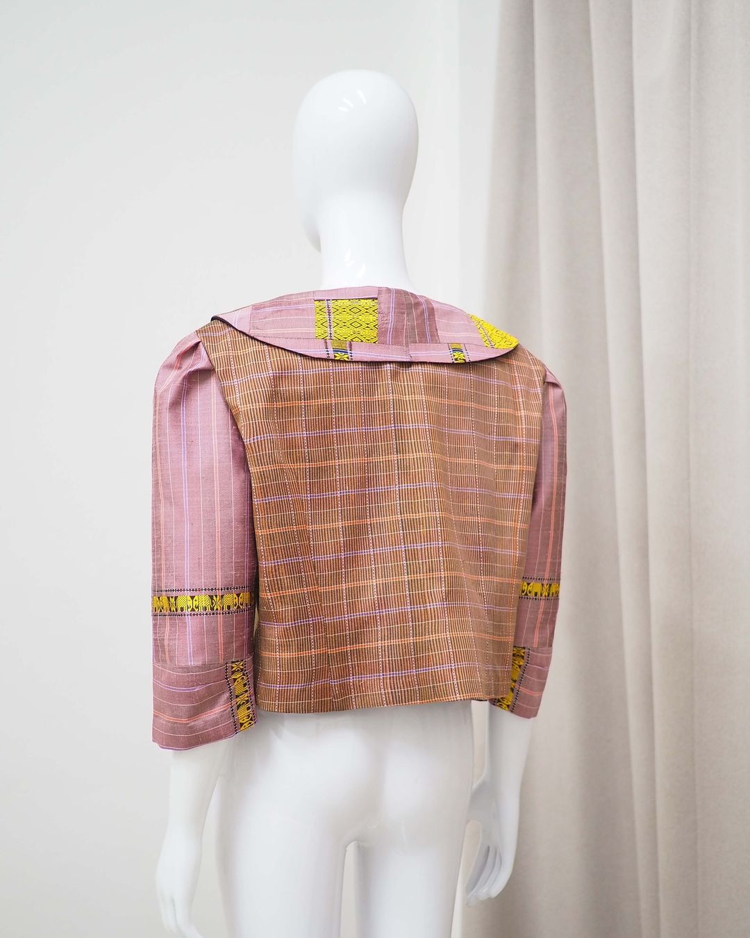 แบบตัด เสื้อผ้าไหม (ไม่รวมผ้า) ตามแบบ รหัส CUT-JHN-0718671