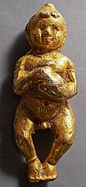 กุมารทองเทพ หลวงพ่อกวย ชุตินฺธโร วัดโฆสิตาราม จ.ชัยนาท รุ่นฝังลูกนิมิต ปี 2521