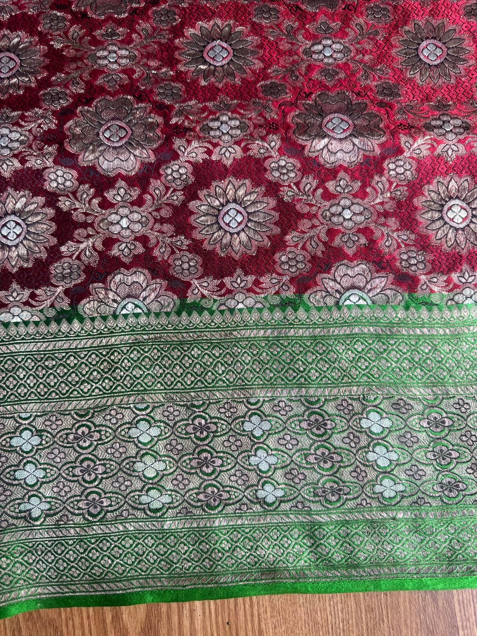 ซิ่น ผ้าปาโตล่า เส้นยืนไหมแท้ ขนาด 112x460ซม. พื้นสีแดง สีเขียว รหัส N9-SIL-GK2