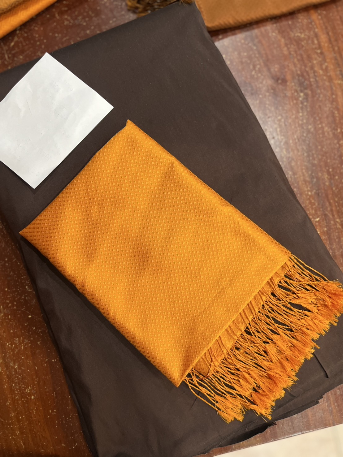 สั่งตัด 3-7วัน ผ้าคลุมไหล่ไหมแท้+พร้อมกล่อง เนื้อยกดอก เลือกขนาด สีและลายผ้าได้