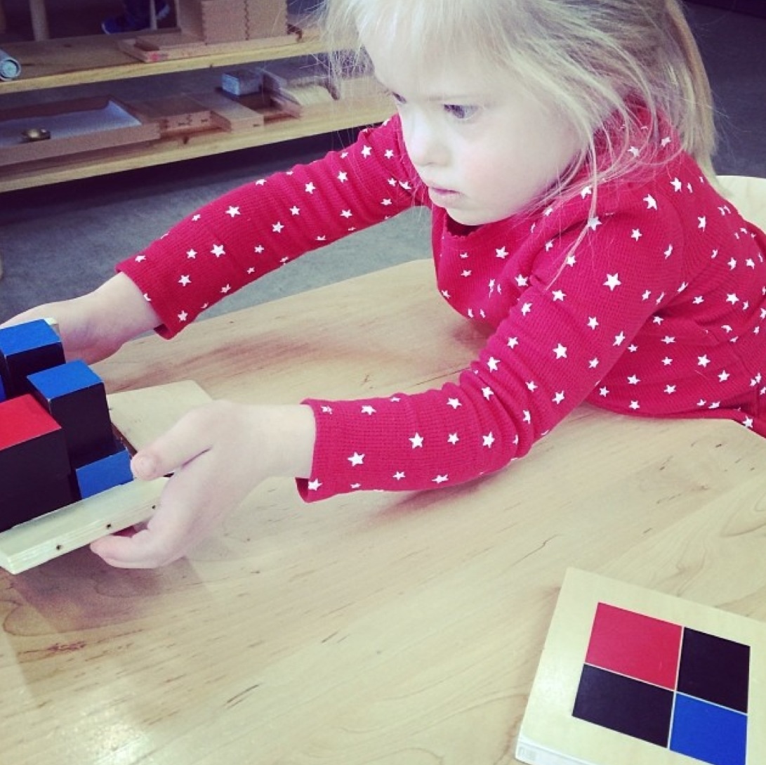 Montessori-กล่องลูกบาศก์ Binomial Cube สอนการเรียนรู้เรื่องสี และ Pattern การฝึกความคิดอย่างเป็นระบบ สังเกต จดจำ ฝึกสมาธิ ส่งฟรี