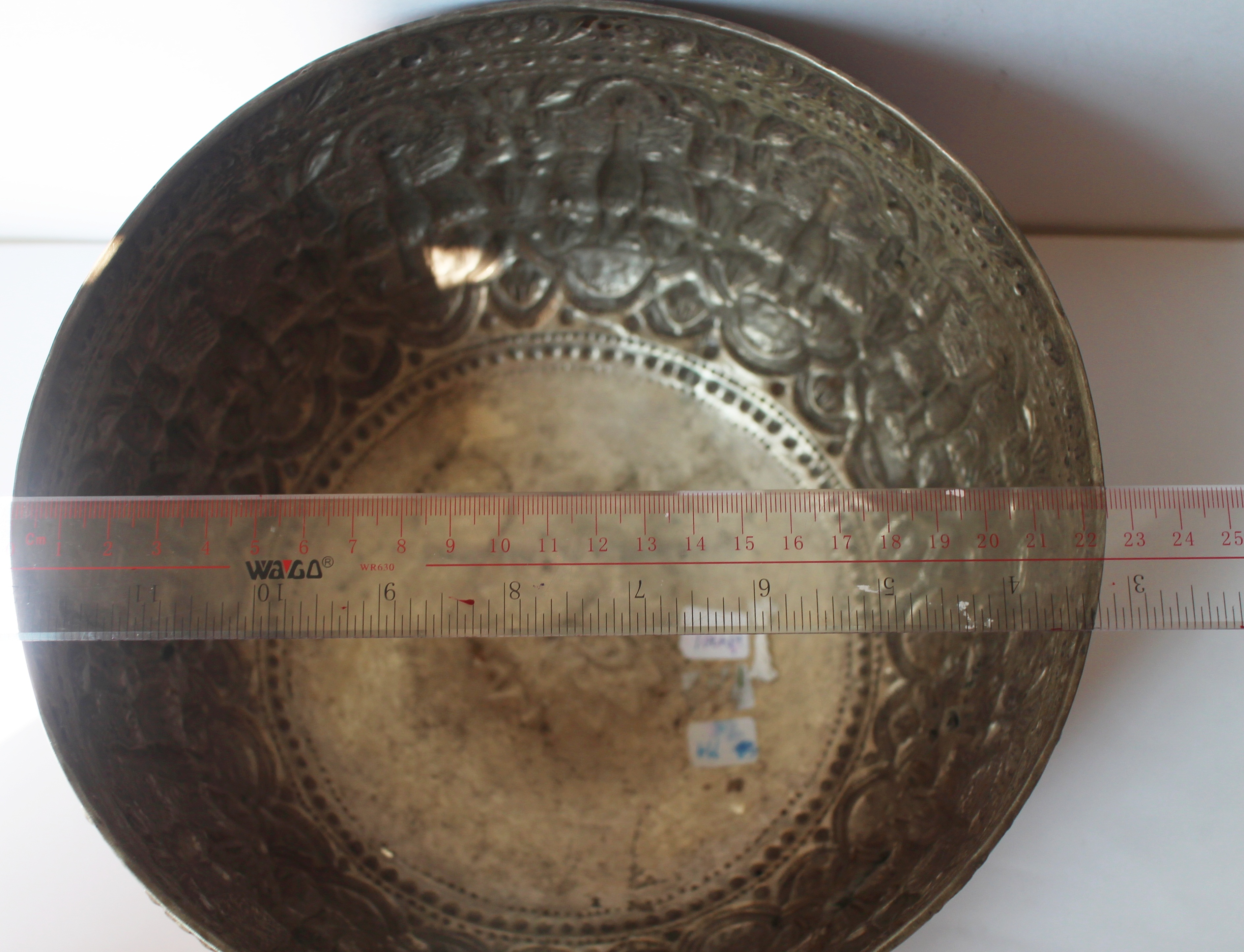 SI117 ขันเงิลายนกยูงลายไทย เงินแท้ 92.5% นน. 330.8 กรัม ปากขันกว้าง 22.5 cm. ลึก 12.8 cm.