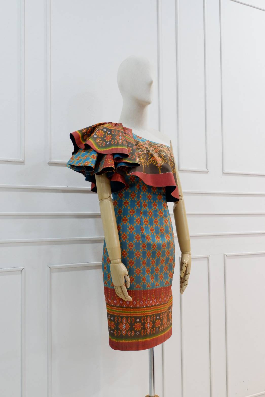 สั่งตัดชุดสตรี ชุดแซกปิดเข่า รหัส CUT-ST1213652