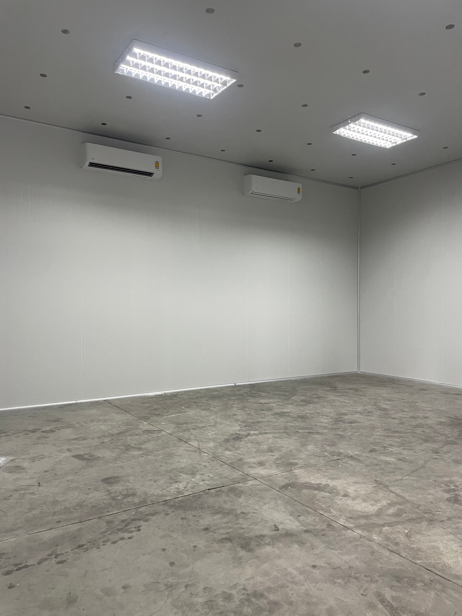 งานกั้นห้องให้เครื่องจักร กั้นห้องในโรงงาน กั้นห้องในโกดัง ระยอง