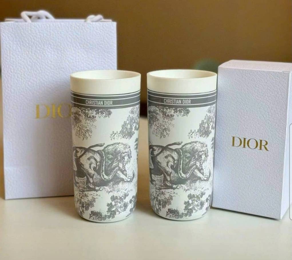 Dior Platinum Birthday Gift Temperature Control Tumbler พร้อมถุง และกล่องDior แก้วน้ำ