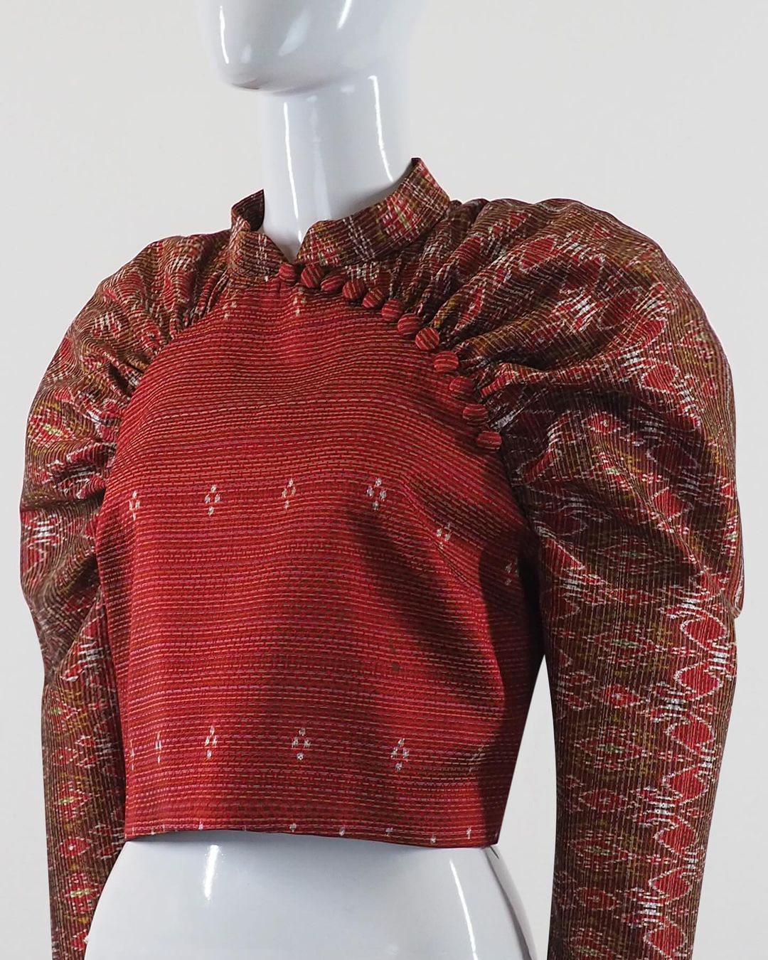 แบบตัด เสื้อผ้าไหม (ไม่รวมผ้า) ตามแบบ รหัส CUT-51-03246712