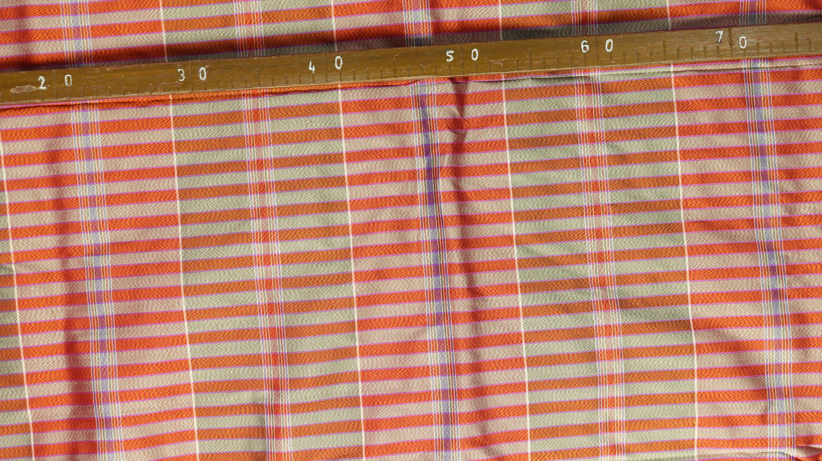 ผ้าไหมโสร่ง ไหมแท้ ลายหางกระรอก สีน้ำตาลแดง (ราคาต่อเมตร) รหัส R1B-NY-012468105