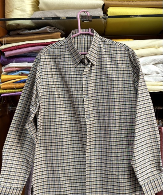 เสื้อเชิ้ตแขนยาว ผ้าไหมลายสก๊อต ไซส์L รหัส DN-AA-1117682