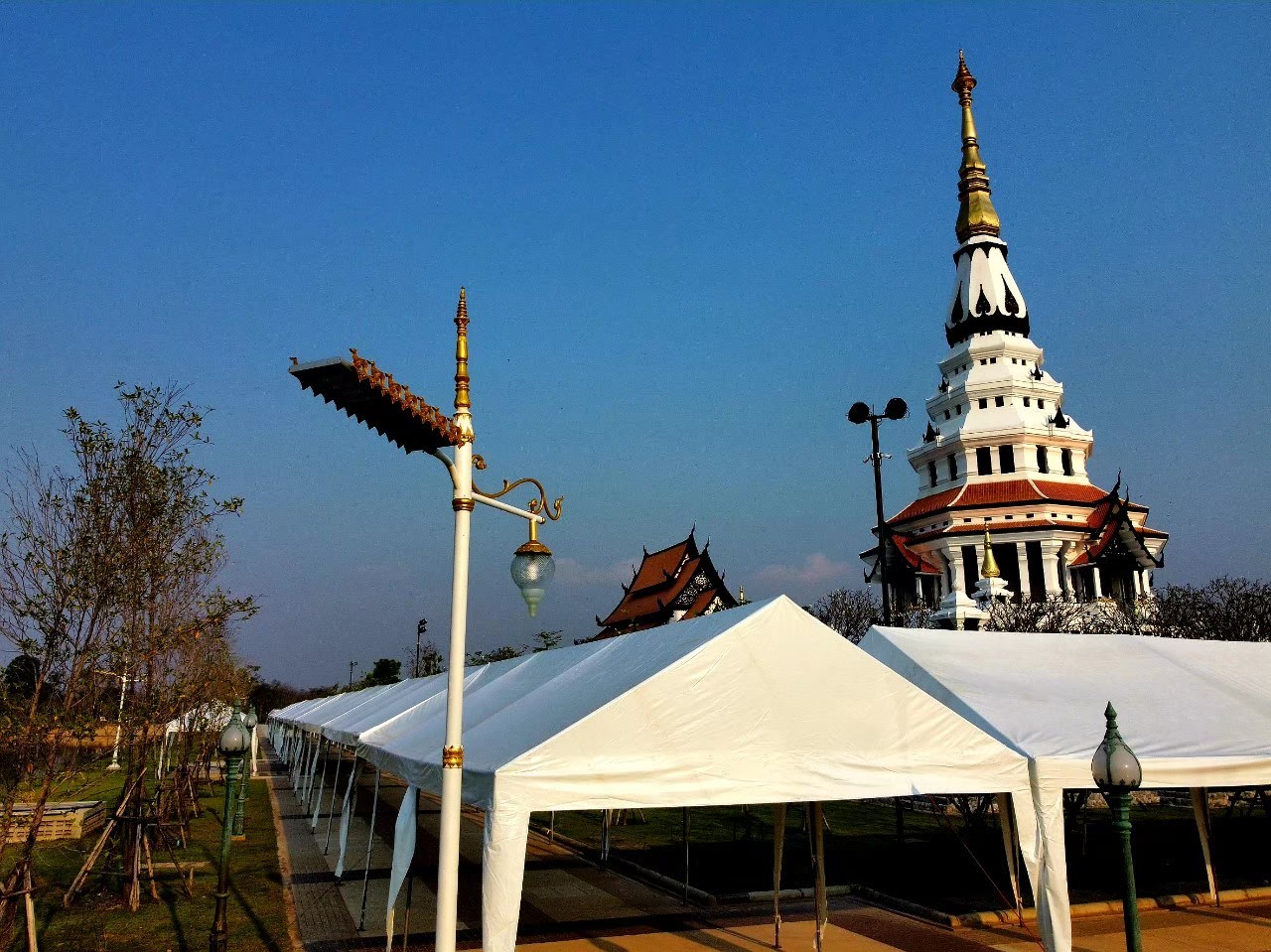 เสาไฟประติมากรรม
