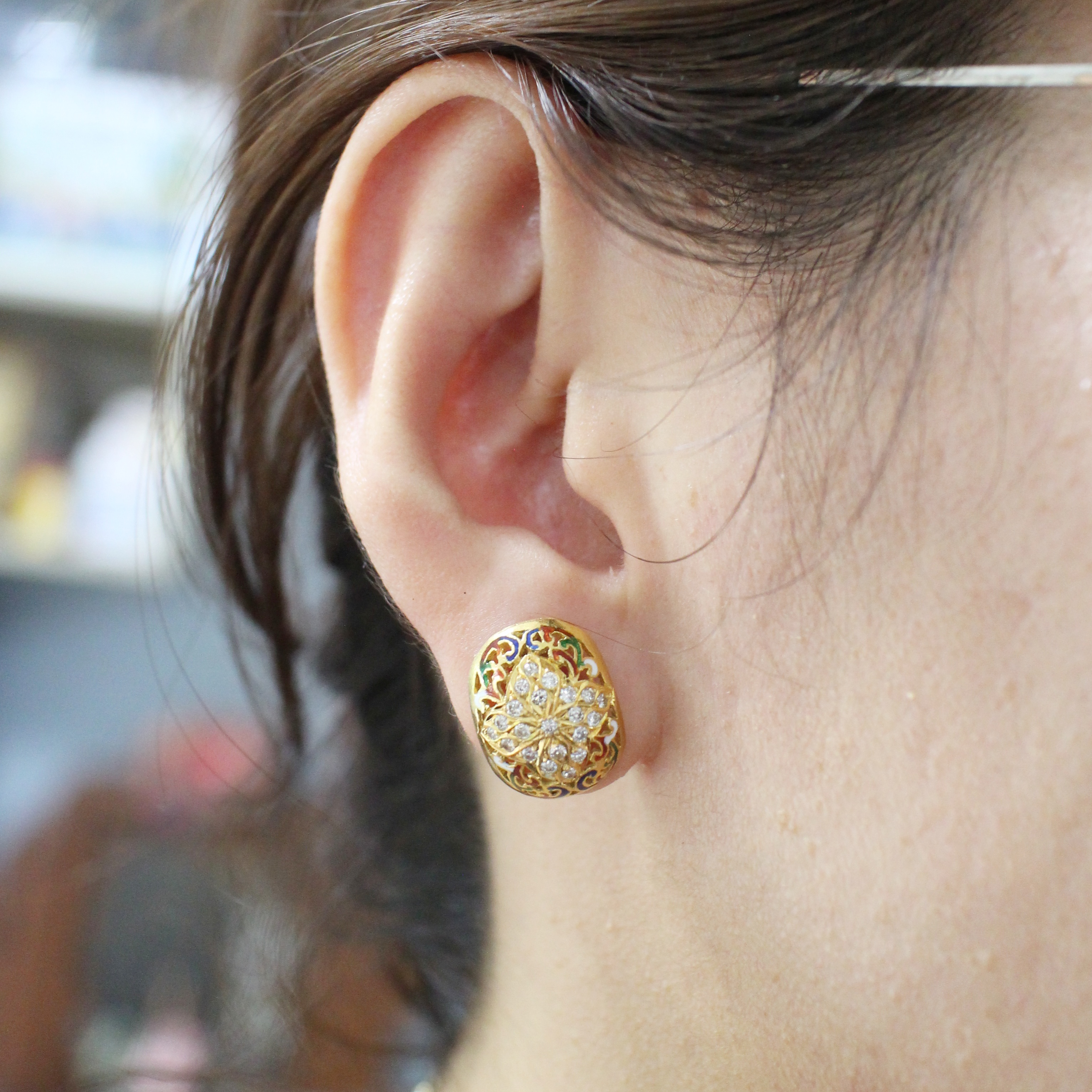 ER25352 ต่างหูทองลงยา ฝังเพชรแท้ 42 เม็ด 0.60 กะรัต ทองแท้ 90% นน.รวม 6.9 กรัม