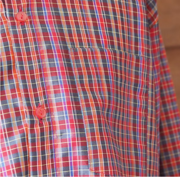 เสื้อเชิ้ตแขนยาว ผ้าไหมลายสก๊อต สีแดงสลับฟ้า รหัส DN-CT-SKU100848