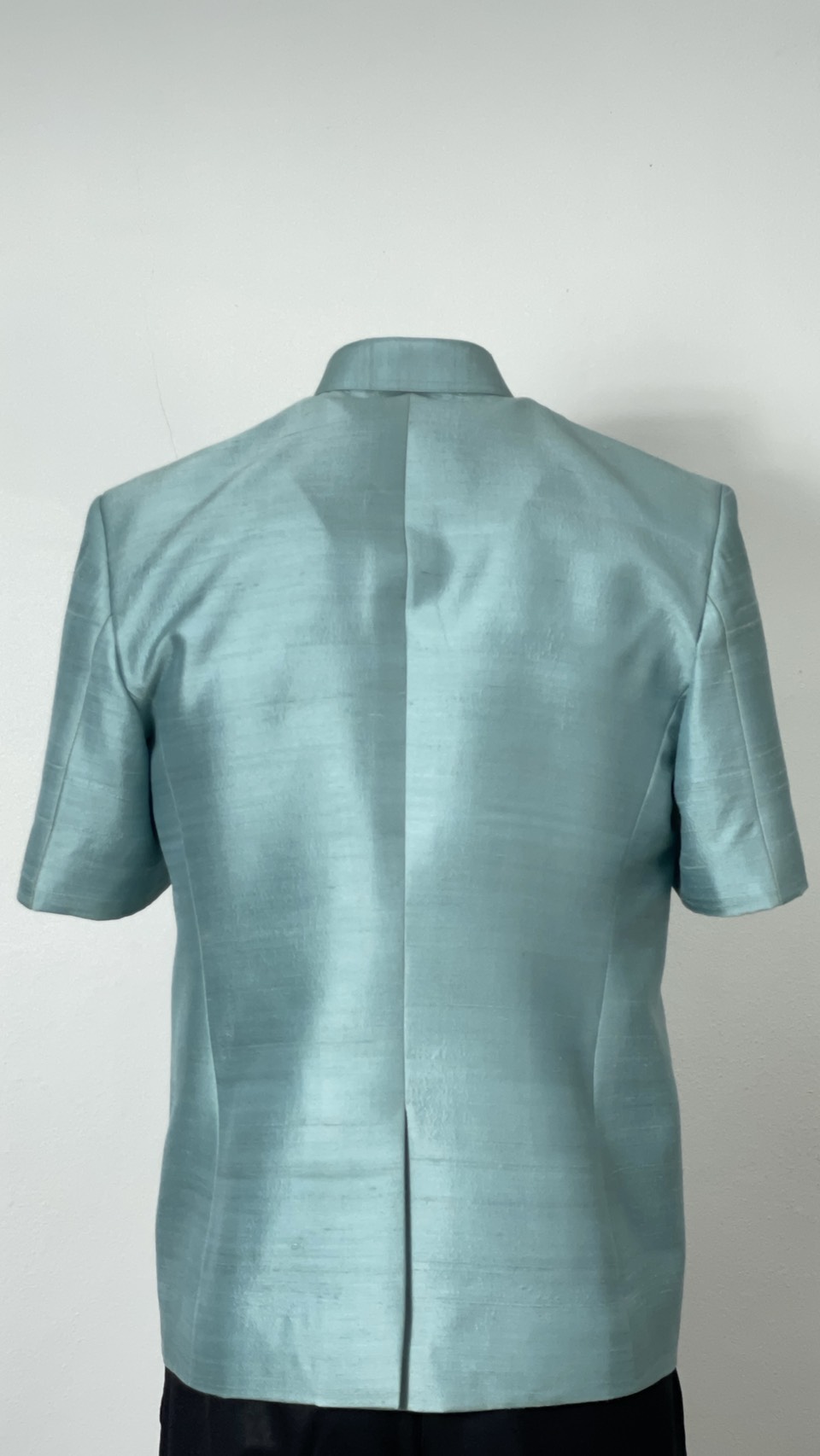 เสื้อสูทซาฟารี แขนสั้น ไหมสีพื้นเนื้อหยาบ | ตัดเย็บตามรูปร่าง | เลือกสีผ้า ส่งไซส์ได้