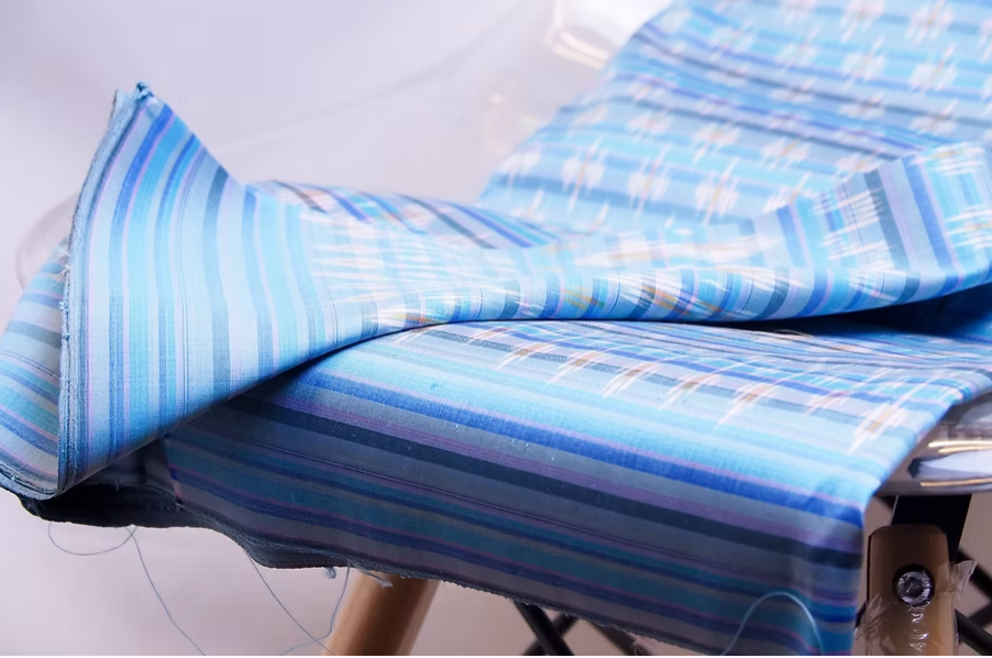 ซิ่น ผ้าไหมมัดหมี่ ผ้าไหมมัดหมี่ลายโคมห้ายืน สีฟ้า เลือกตามขนาด รหัส CISP-CT-100195