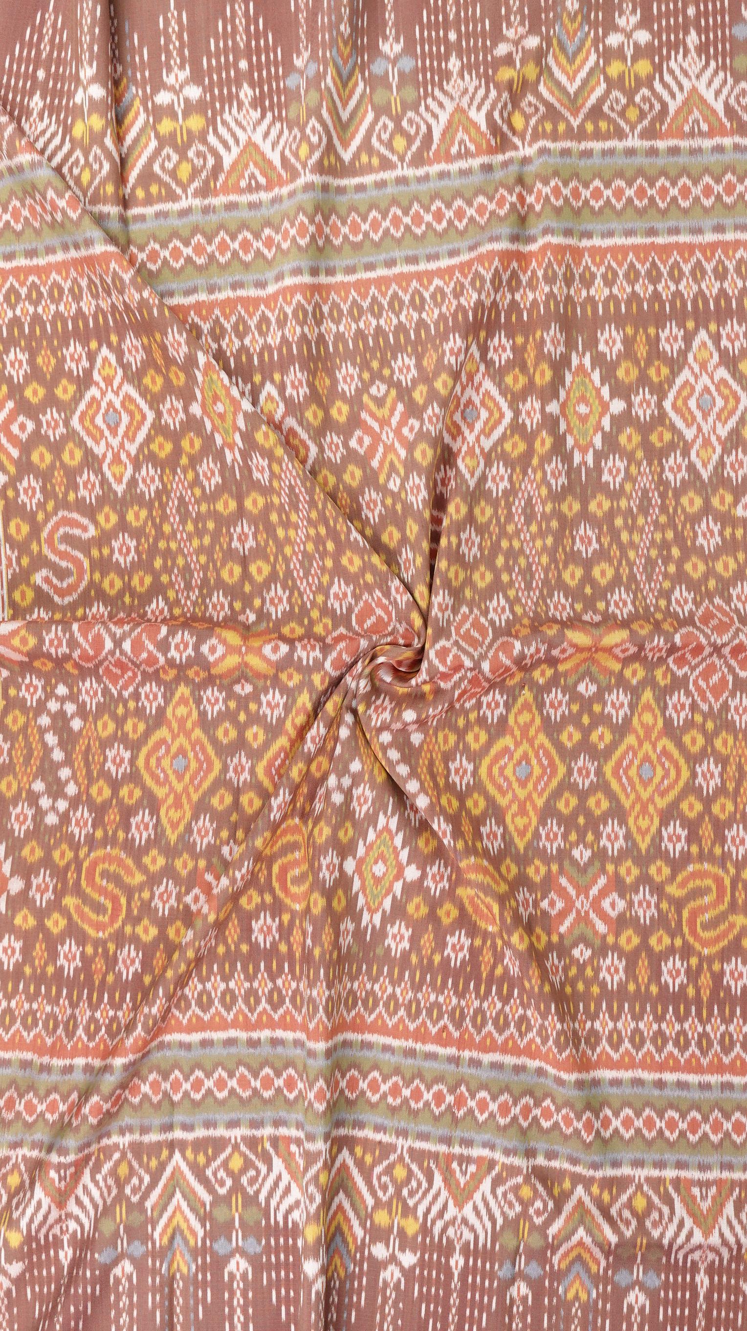 ซิ่น ผ้าไหมมัดหมี่ สีธรรมชาติ 3ตะกอ ทอเหยียบเหาะ มีหน้านาง ชายครุย ขนาด1x2เมตร ลายพระราชฐาร สีน้ำตาล รหัส M3P-33-0224689