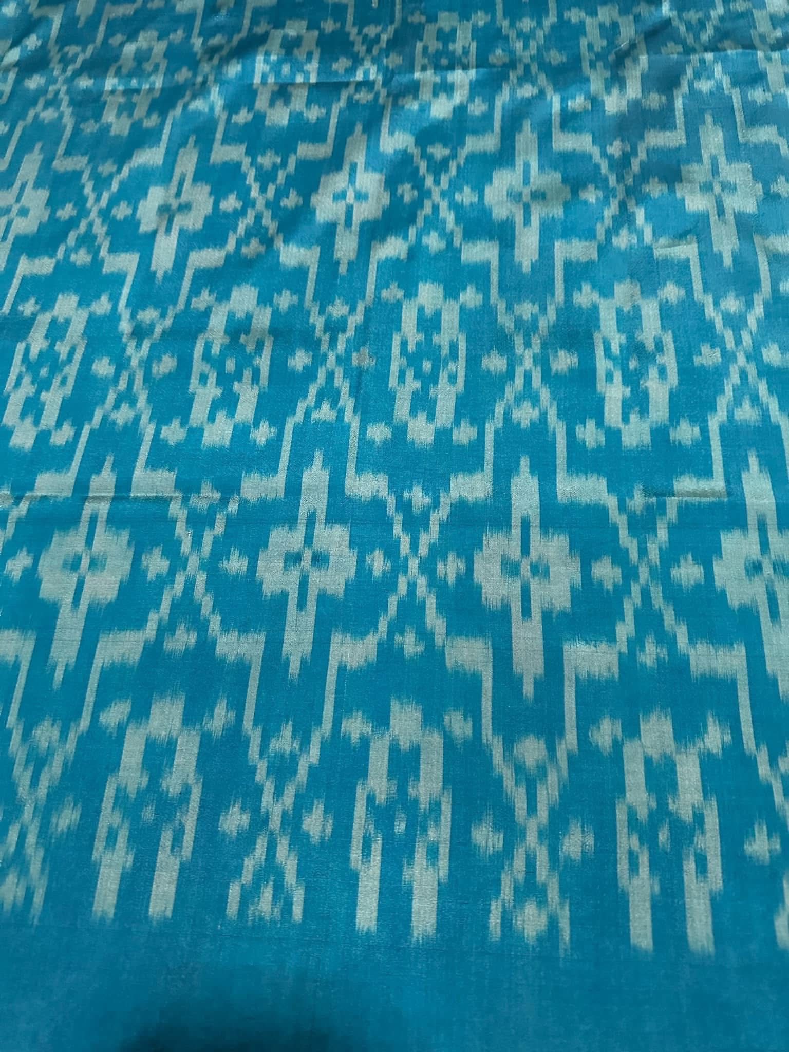 ซิ่น ไหมมัดหมี่ ผ้าปาโตล่า ขนาด 115x250ซม. ท้องผ้าสีฟ้าคราม รหัส N9-SIL-051768A26