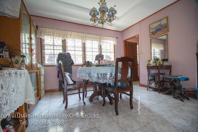 ขาย บ้าน 3 ชั้น ลาดพร้าว 87 แยก 16 เนื้อที่ 104 ตรว. หลังมุม ทำเลดี คุ้มราคา