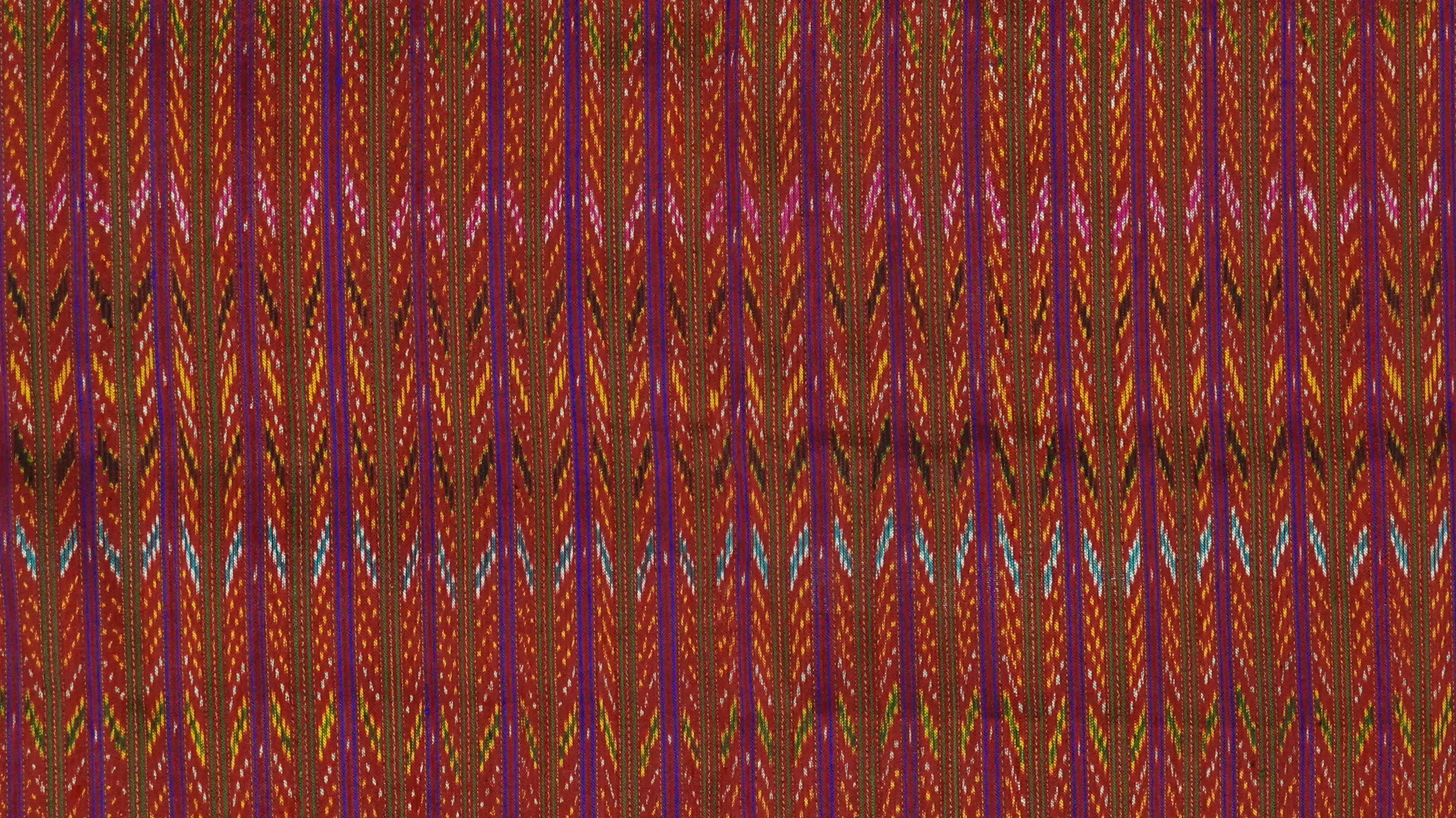 ซิ่น ผ้าไหมมัดหมี่ ไหมแท้ทอมือ ไหมบ้าน ขนาด 1x2เมตร ลายโฮล สีแดง รหัส R2Q-ME-080867141