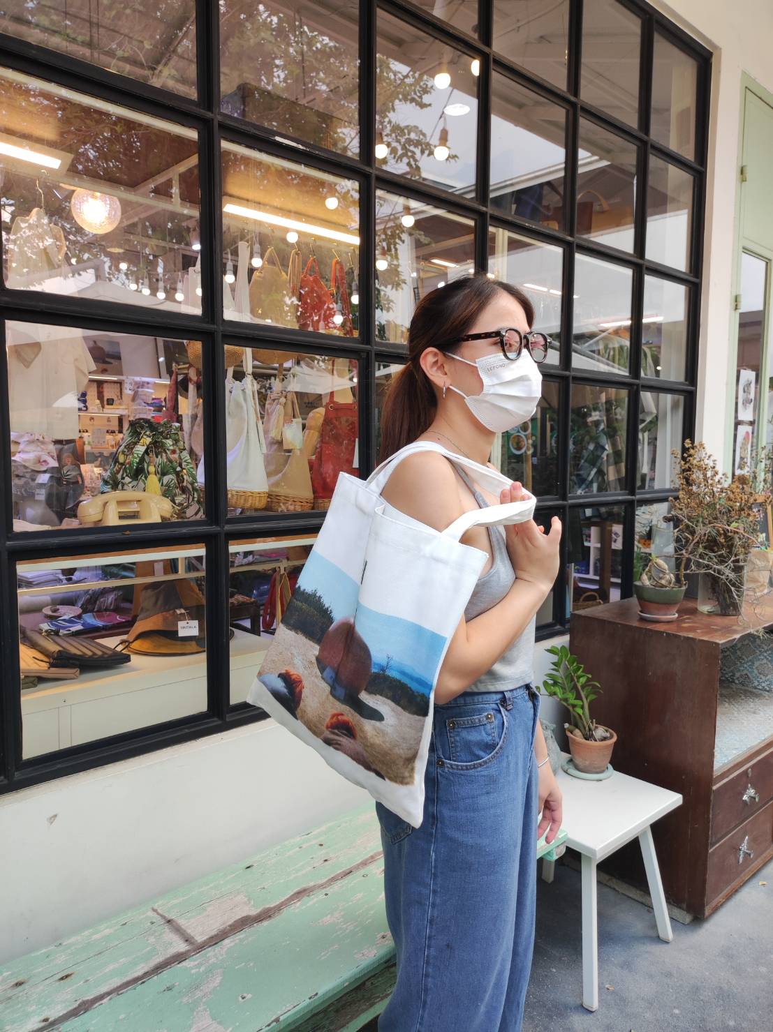 กระเป๋าผ้า ลาย Little Onion ขาว 14"x16"