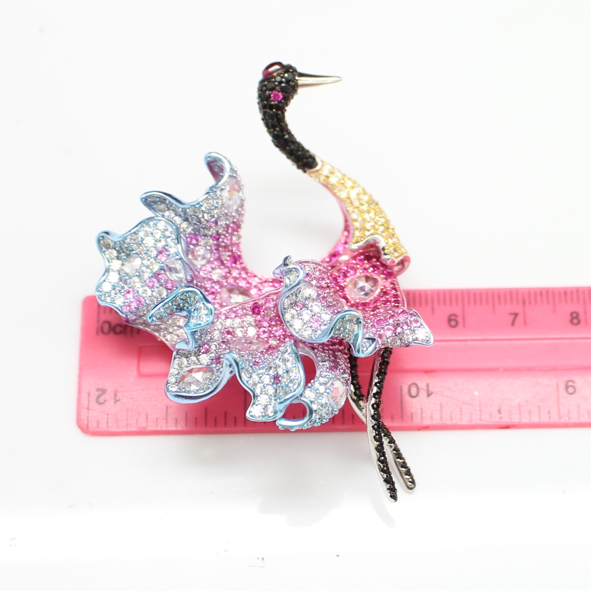 SI477 เข็มกลัดนกกระเรียน ประดับแก้วและ CZ เงินแท้ 92.5% นน.รวม 38.91 กรัม