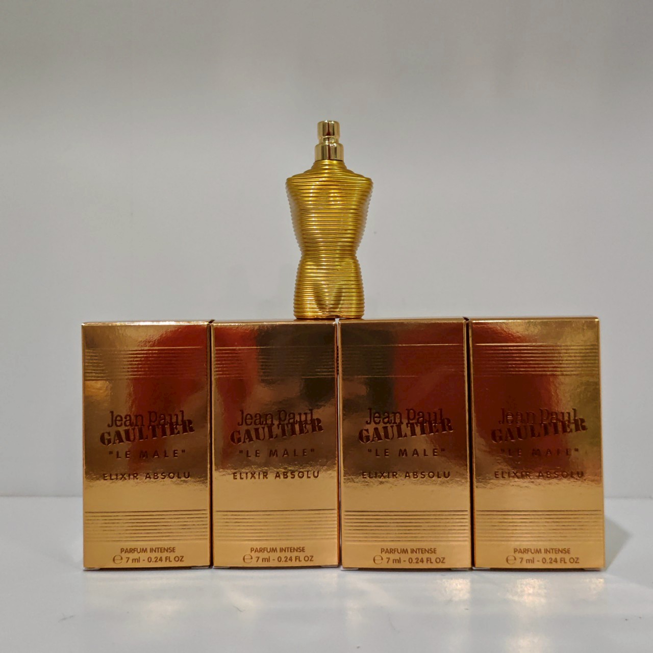 น้ำหอมจิ๋วมินิ Jean Paul Gaultier Le Male Elixir Absolu Parfum Intense 7ml แบบแต้มมีกล่อง ( Mini Perfume น้ำหอมขนาดพกพา) น้ำหอมจิ๋วมินิ ขวดน่ารัก ตั้งโชว์ก็สวย พกพาก็สะดวก หัวแต้มตามจุดชีพจร สำเนา สำเนา