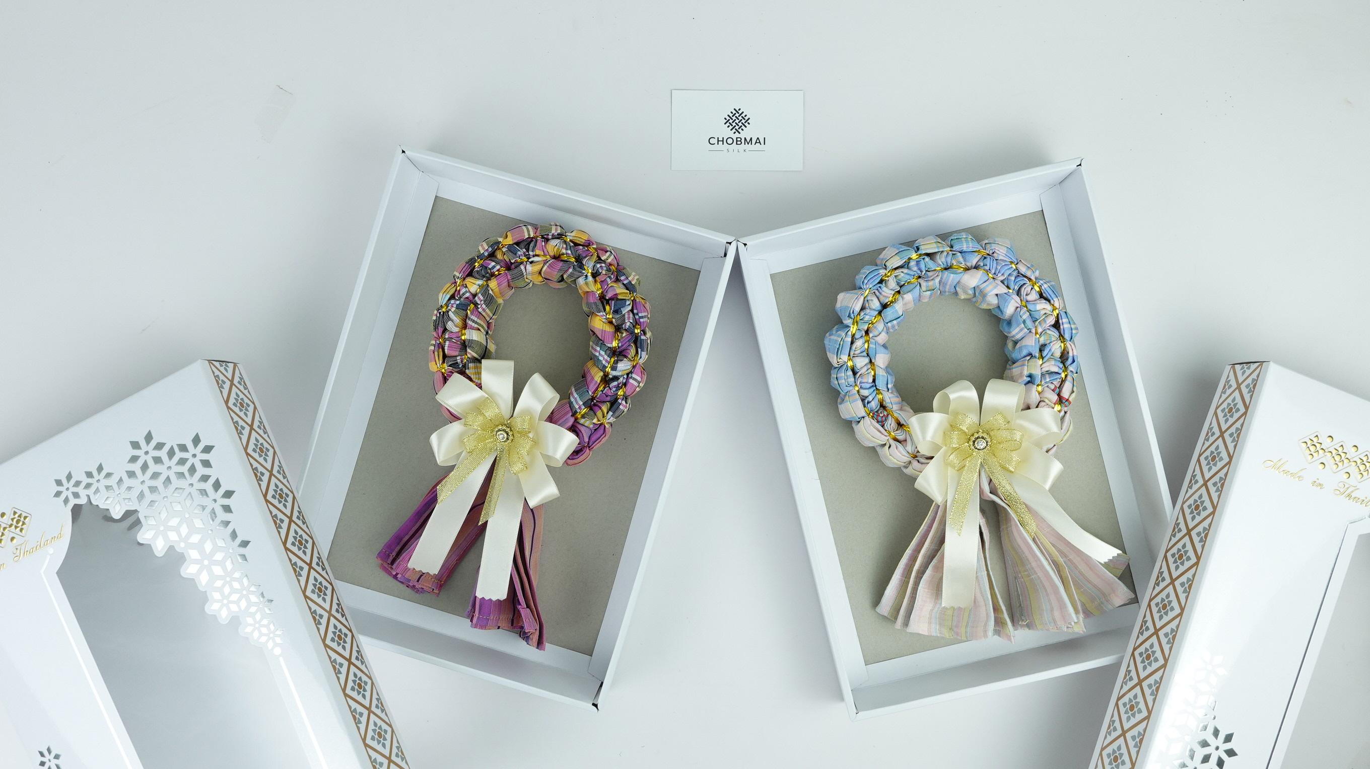 เซ็ตของขวัญ พวงมาลัย ผ้าขาวม้าไหมแท้