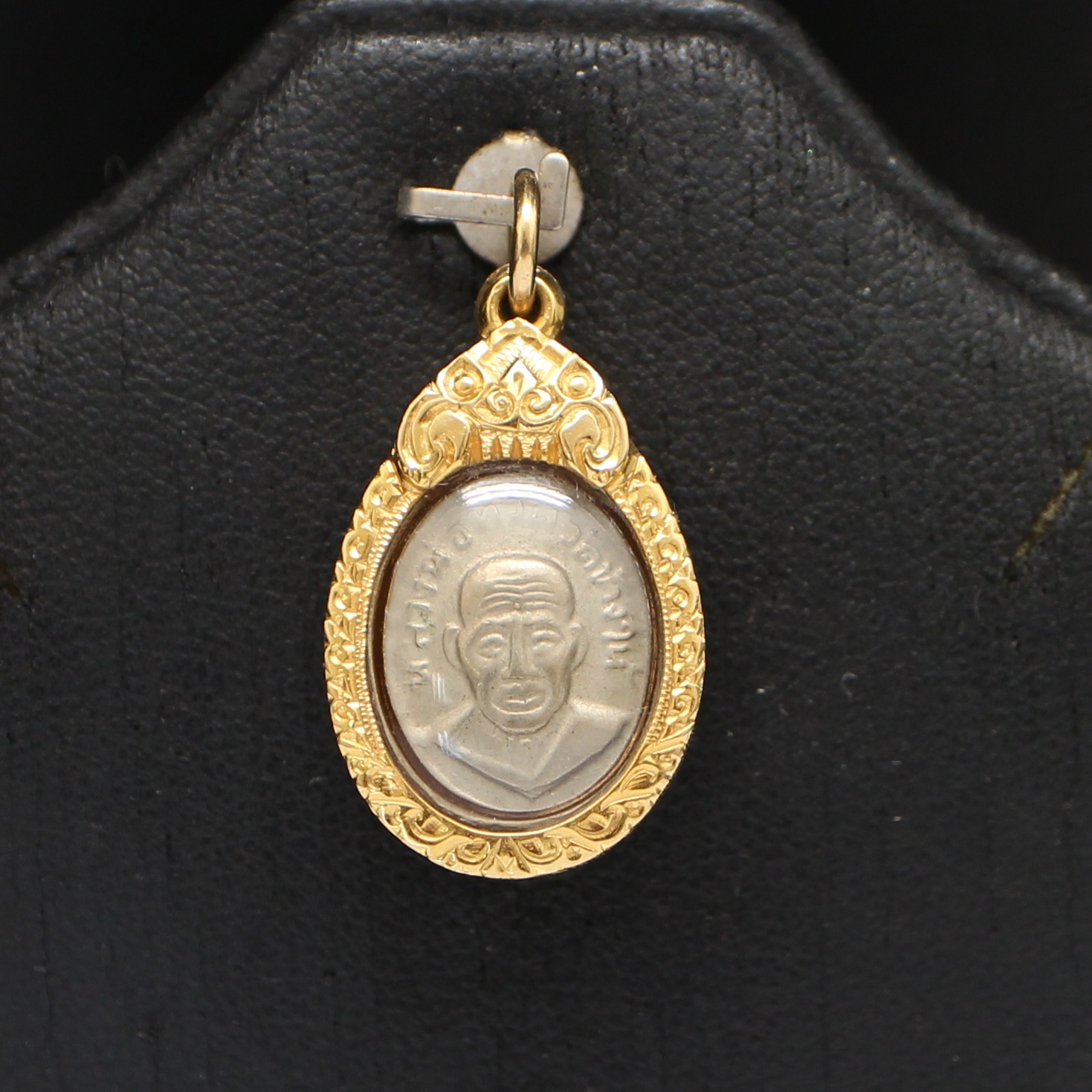 PD25319 จี้หลวงพ่อทวดวัดช้างไห้ กรอบทองแท้ 90% นน.รวม 4.84 กรัม
