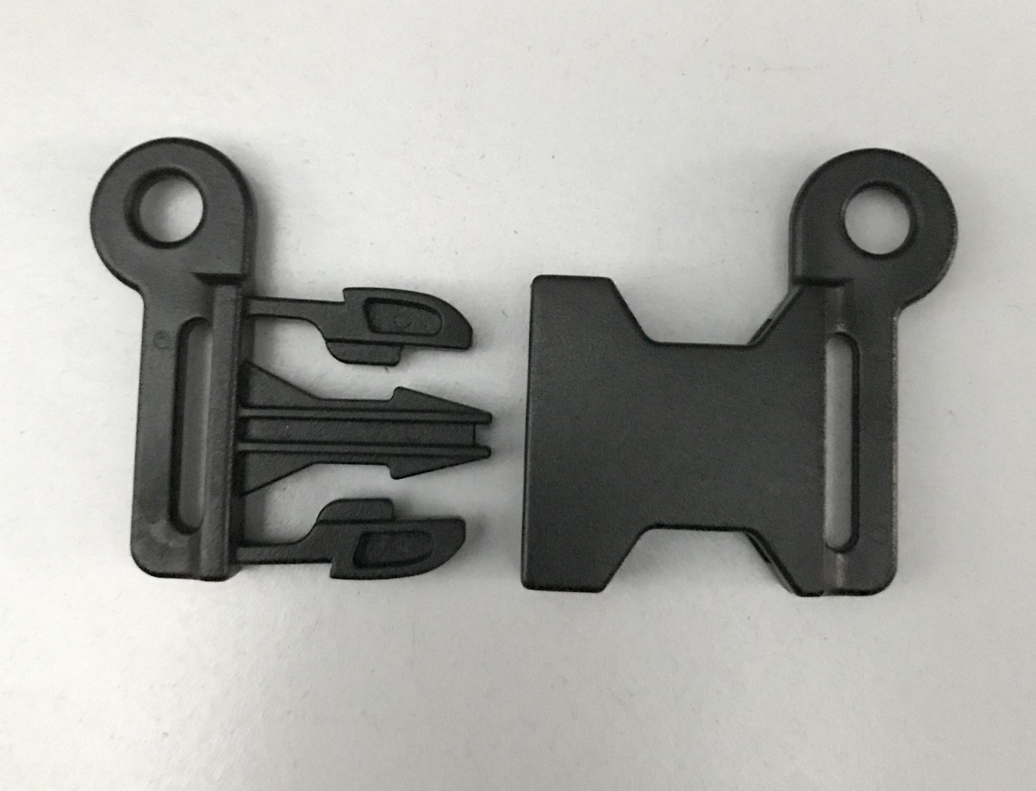 buckle ตัวล็อคสายรถเข็นเด็ก(baby stroller) 2 ทาง 2 รู ใช้กับสายขนาด 1 นิ้ว และรูขนาด 8 มิล