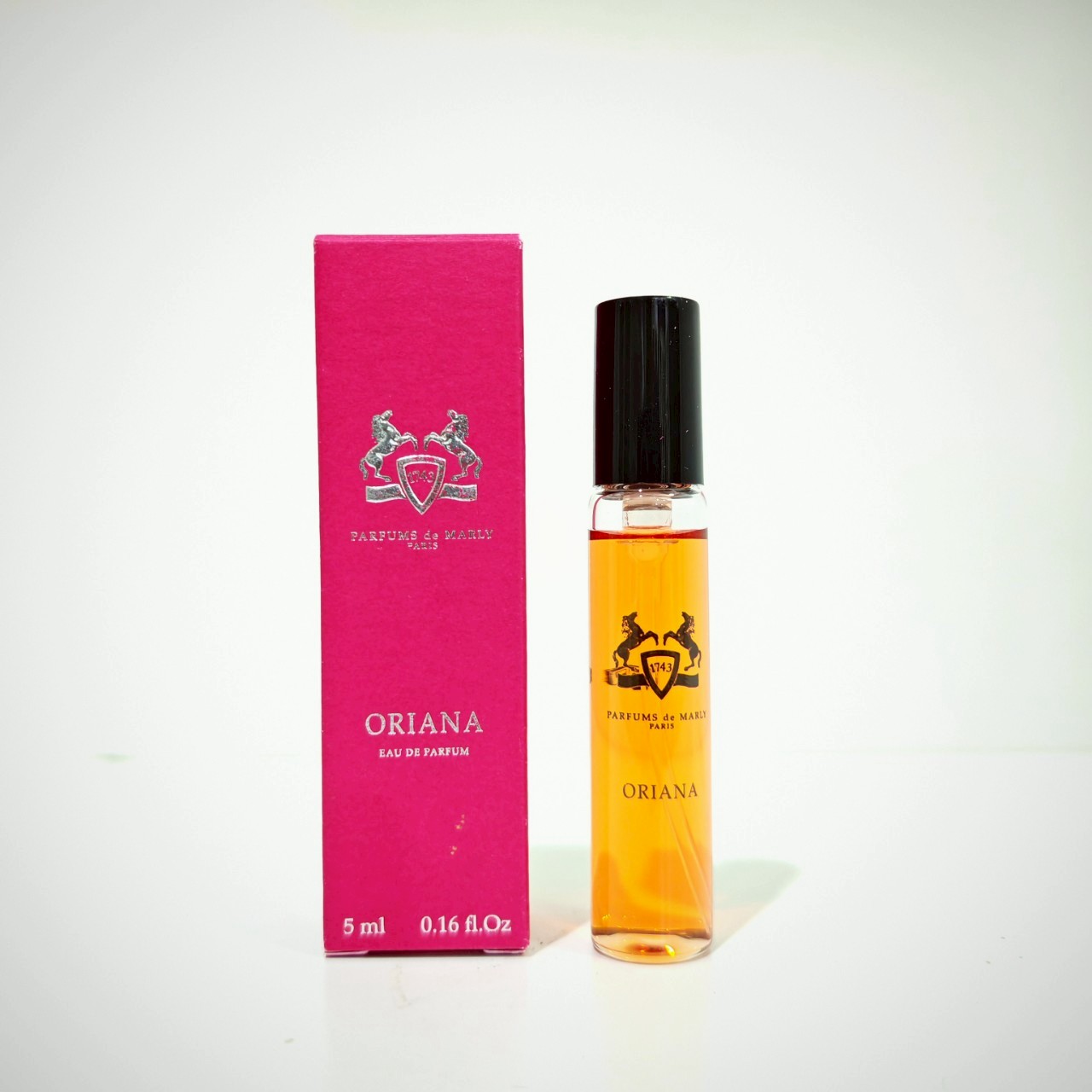 น้ำหอมจิ๋วมินิ Parfums De Marly Oriana EDP 5ml แบบสเปรย์ ( Mini Perfume น้ำหอมขนาดพกพา) น้ำหอมจิ๋วมินิแบบทดลองแบบสเปรย์ พกพาก็สะดวกใช้ฉีดตามจุดชีพจร