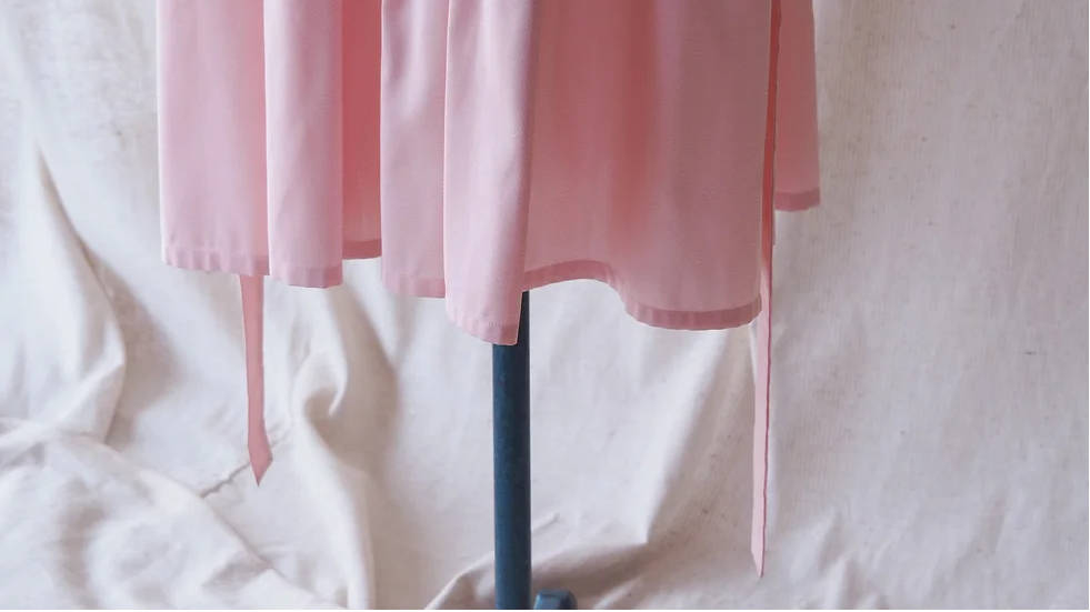 ชุดผ้าไหมตัดสำเร็จ เสื้อตัวยาว รอบอก 36 นิ้ว เฉดสีชมพู รหัส WR-SKU102152