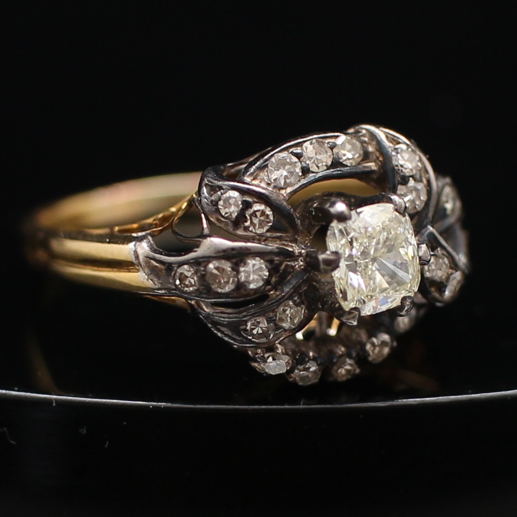 RG250094 แหวนเพชรเหลี่ยมคุชั่น Cushion 51 ตังส์ N-color (90) ล้อมเพชรกุหลาบ งานk2สี นน.รวม 3.2 กรัม ขนาดแหวน 54 มีใบเซอร์