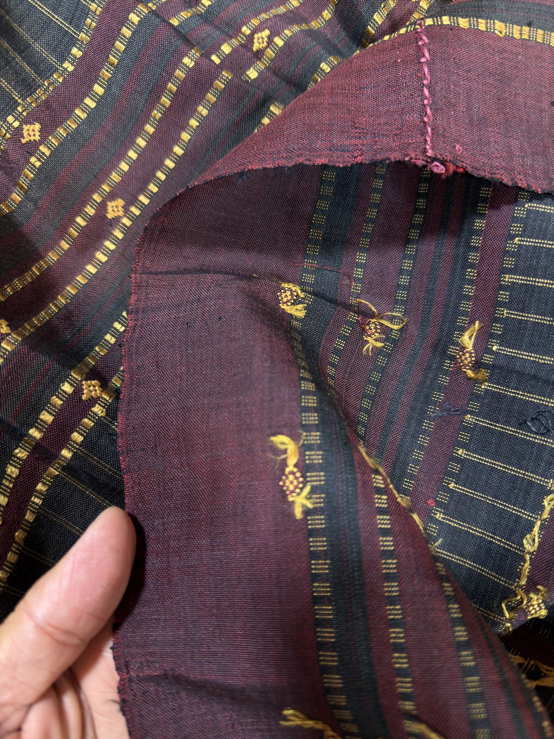 ซิ่นจกขิดไหม ขนาด1x2เมตร สีดำ รหัส R4F-155-1204681