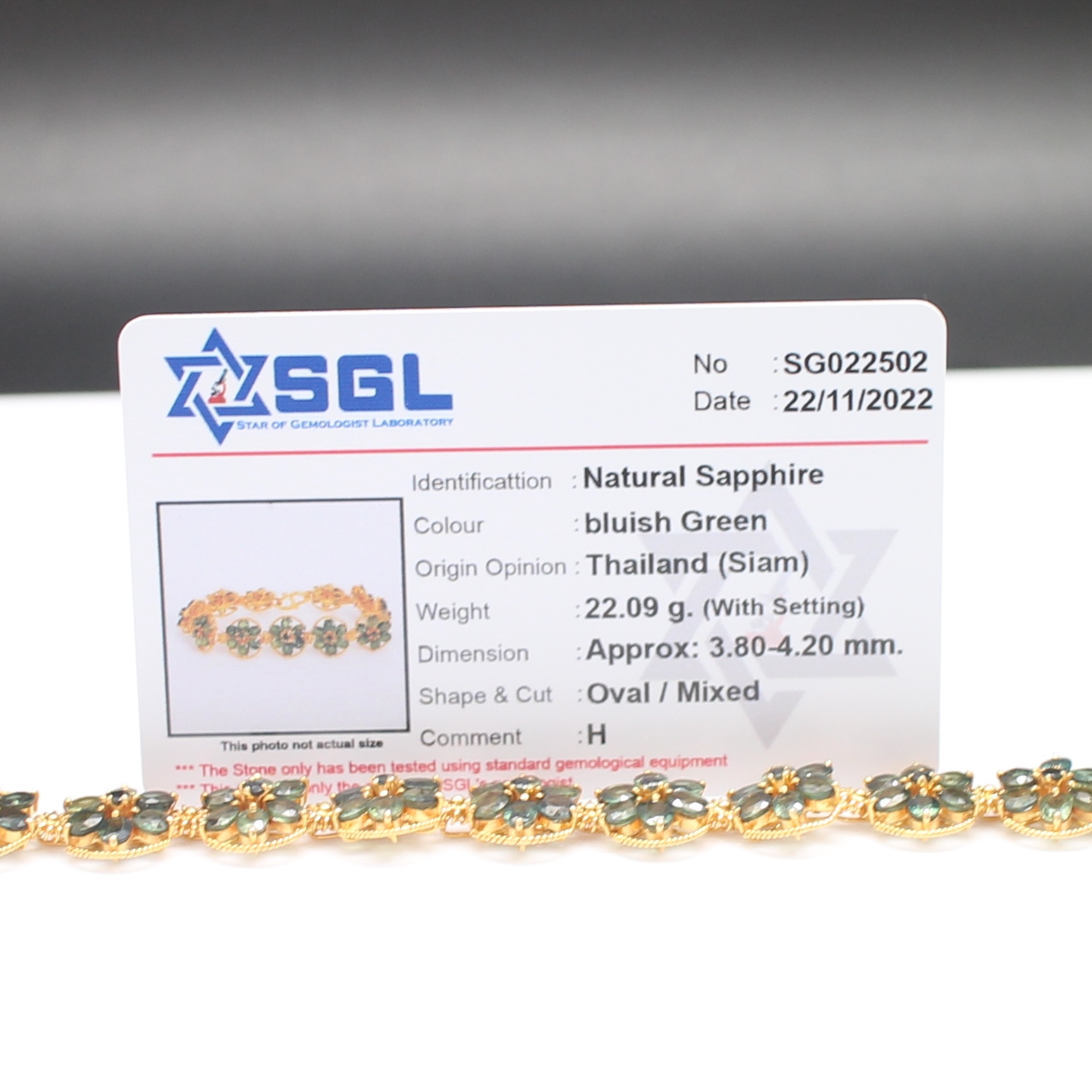 BL25044 สร้อยข้อมือเขียวส่องดอกไม้รอบเส้น มีใบเซอร์ ทองแท้ 90% นน.รวม 22.1 กรัม ยาว 16.5 ซม. พลอยสวย งานดีมาก