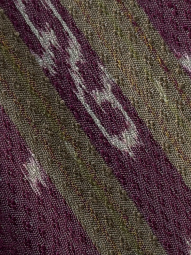 ซิ่น ผ้าไหมมัดหมี่ ทอยกดอก 6ตะกอ สีธรรมชาติ ขนาด 1x2 เมตร ลายดอกรักราชกัญญา สีม่วงชมพูสลับเขียวอ่อน รหัส PCS-NY-11226810