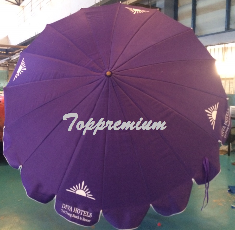 ร่มสนาม 42 นิ้ว 16 ก้าน ผ้าซาติน แกนไม้