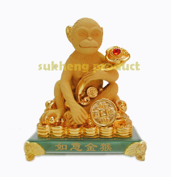ลิงวอกทองมงคล ถือคฑายู่อี่นั่งบนกองเงินทอง ขนาด 5 นิ้ว