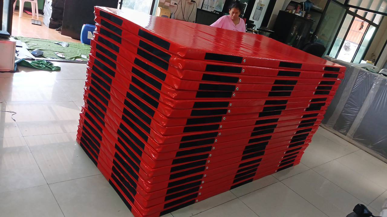 เบาะรองนอน เล่นโยคะ ออกกำลังกายขนาด1x2mหนา3cm ราคา1,300บาท