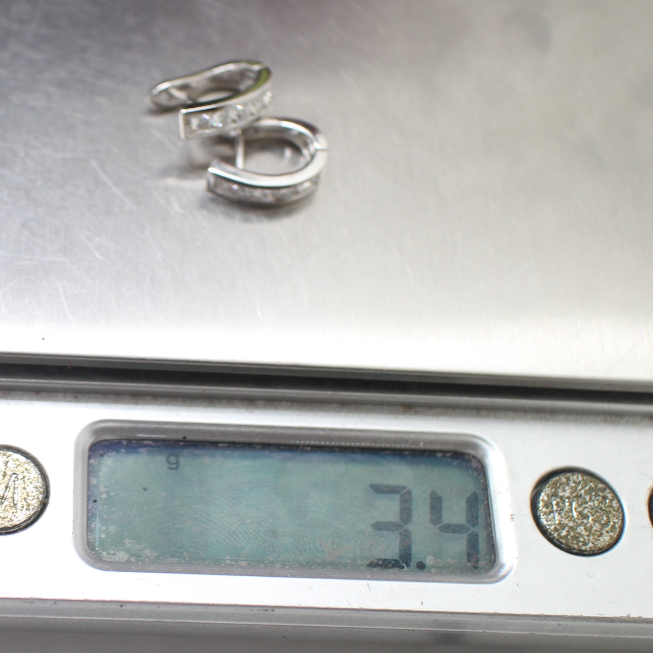 ER25271 ต่างหูเพชรแถวห่วง เพชรแท้ 10 เม็ด 0.50 กะรัต ทองแท้ 18k นน.รวม 3.4 กรัม