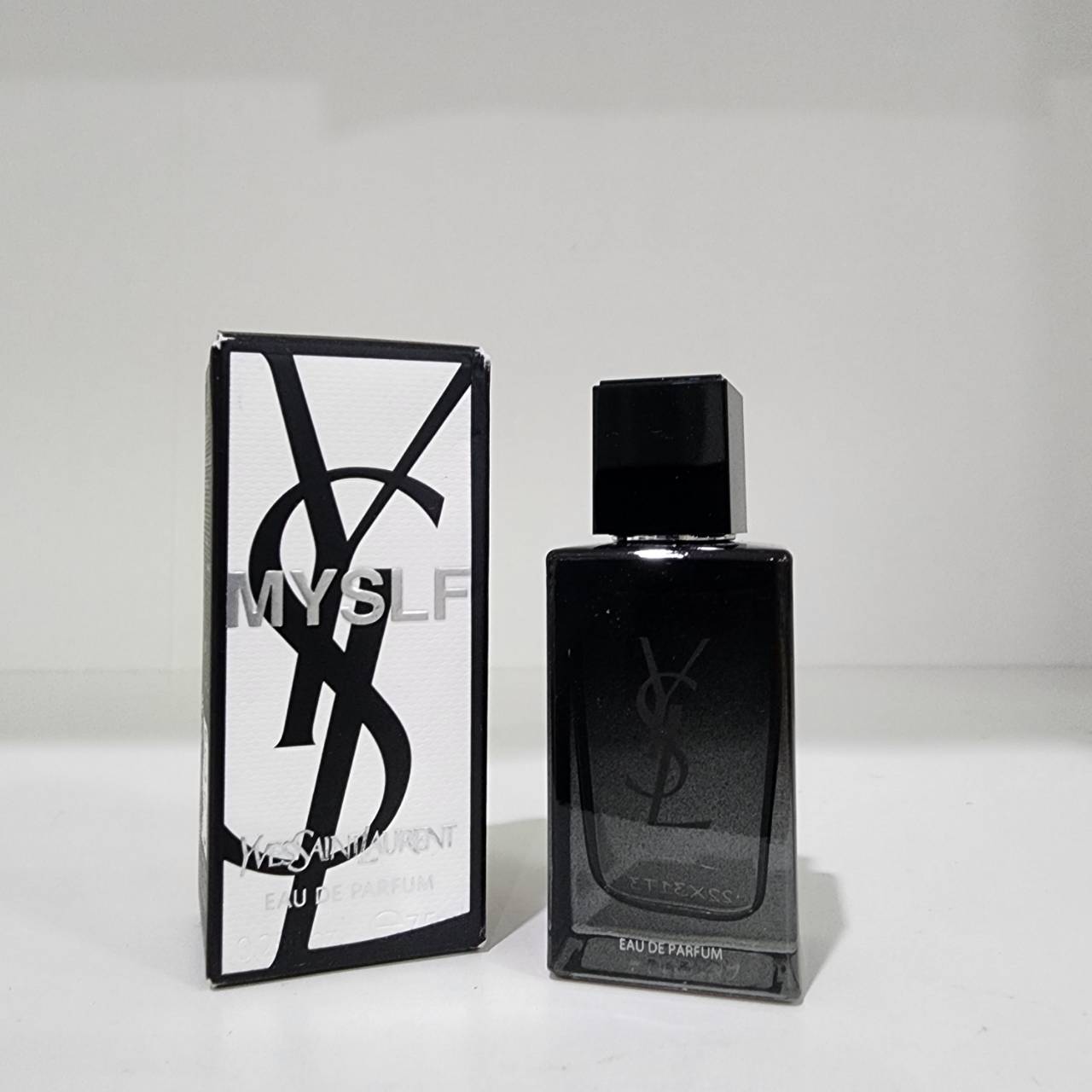 น้ำหอมจิ๋วมินิ YSL MYSLF Eau de Parfum 7.5ml แบบแต้มมีกล่อง ( Mini Perfume น้ำหอมขนาดพกพา) น้ำหอมจิ๋วมินิ ขวดน่ารัก ตั้งโชว์ก็สวย พกพาก็สะดวก หัวแต้มตามจุดชีพจร