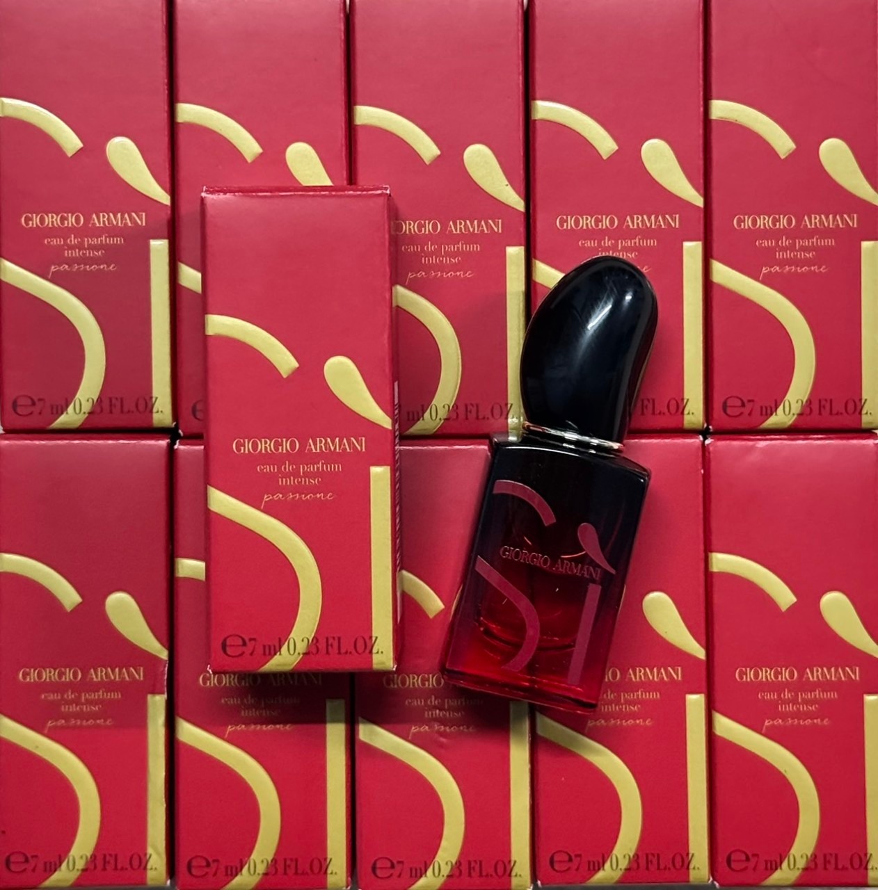 น้ำหอมจิ๋วมินิ Giorgio Armani Si Passione Intense 2024 -7ml แบบแต้มมีกล่อง ( Mini Perfume น้ำหอมขนาดพกพา) น้ำหอมจิ๋วมินิ ขวดน่ารัก ตั้งโชว์ก็สวย พกพาก็สะดวก หัวแต้มตามจุดชีพจร