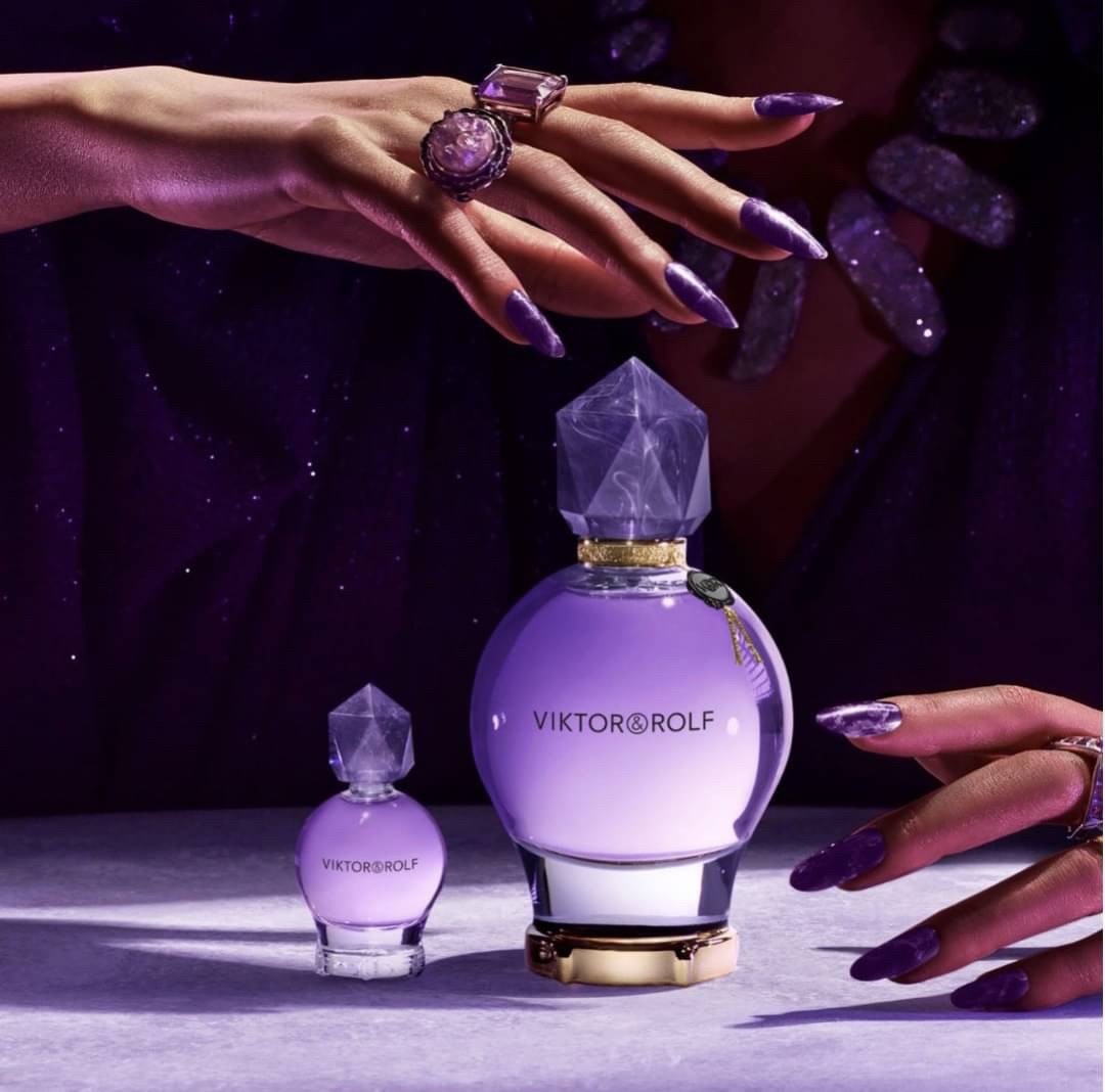 น้ำหอมจิ๋วมินิ V&R Viktor&Rolf Good Fortune EDP 7ml แบบแต้มมีกล่อง ( Mini Perfume น้ำหอมขนาดพกพา) น้ำหอมจิ๋วมินิ ขวดน่ารัก ตั้งโชว์ก็สวย พกพาก็สะดวก หัวแต้มตามจุดชีพจร